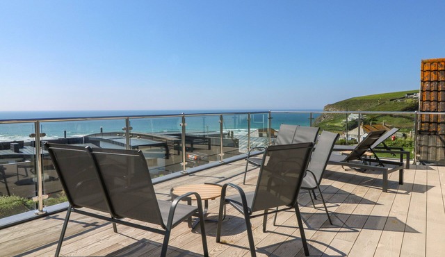 TRELAWNS, family friendly, character holiday cottage in Mawgan Porth