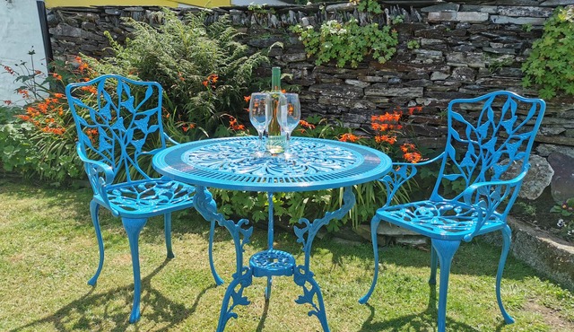 TRELENGEL, pet friendly, character holiday cottage in Delabole