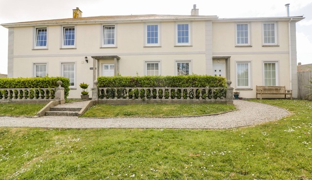 TREMANNERS, family friendly, country holiday cottage in St Agnes