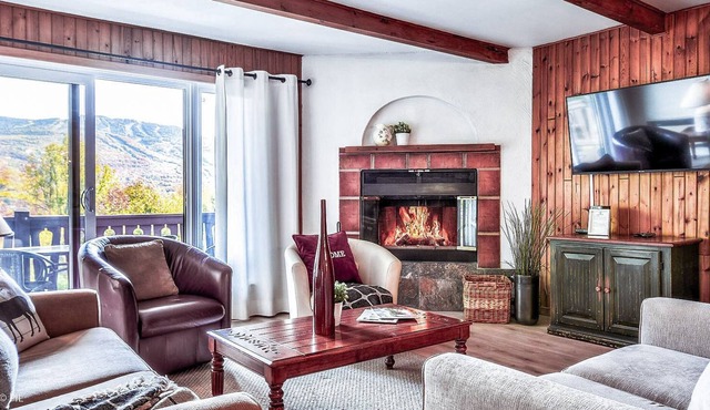 Tremblant Hotel Du Lac - Amazing Lake and Mountain View (G475) | 5 min from Tremblant Resort