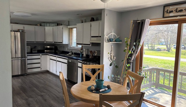 Tremendous 2-bedroom house in Sunset Bay