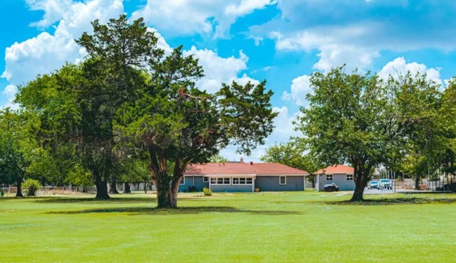 Tremendous 3-bedroom house with AC in welcoming Cedar Hill