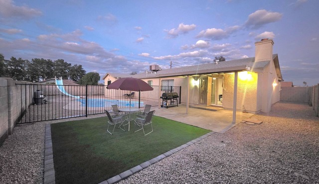 Tremendous 4-bedroom house with pool near Arizona cardinals state farm stadium.