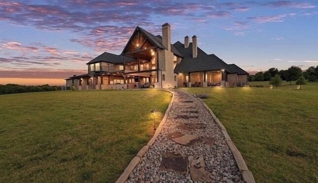 Tremendous estate in charming Ferris, Texas with private lake & personal dock!