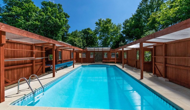 Tremenhere Barn - Three Bedroom House, Sleeps 5