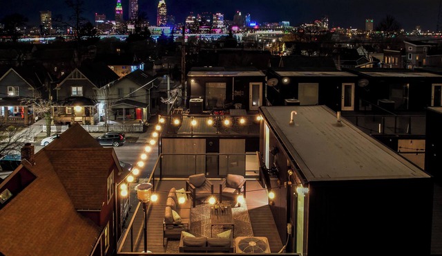 Tremont Black : Rooftop Patio : Location!