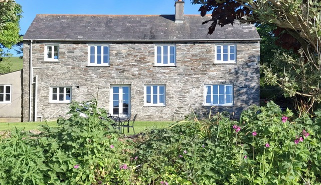 TREMORLA, pet friendly, with open fire in Boscastle