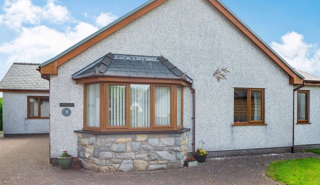 TREMYFRON, family friendly, with a garden in Bala