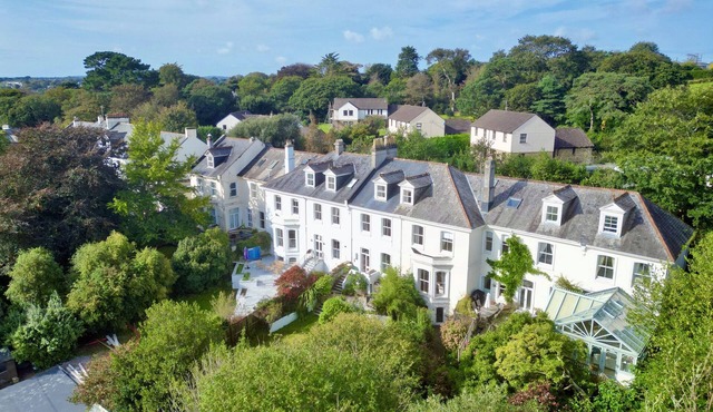 TRENARE, pet friendly, character holiday cottage in Truro