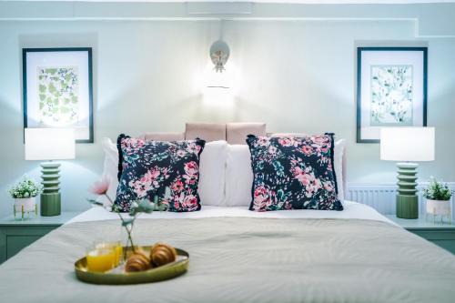 Trendway Villa - Free Parking, Amazon Prime, WiFi, Town Centre