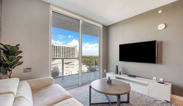 Trendy 1 Bdrm Condo, Miami Design District