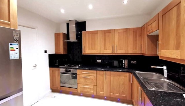 Trendy 1 Bed Home In Peckham - Sleeps Up To 4