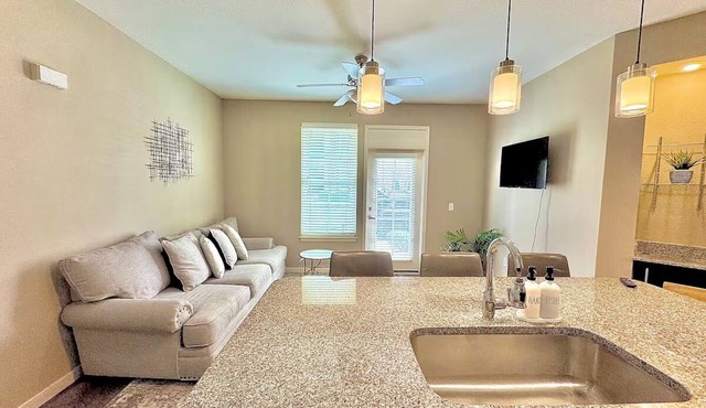 Trendy 1-Bedroom Apartment near MCO in Lake Nona