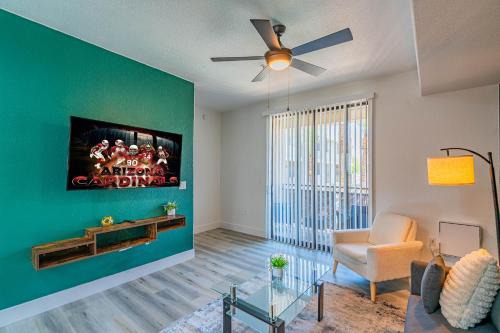 Trendy 1BD Walk to Westgate Pool Gym WD