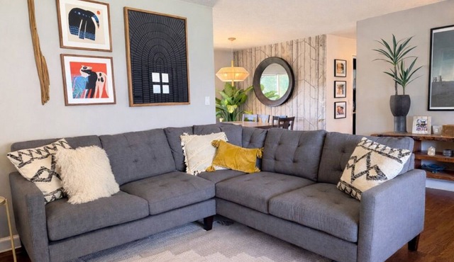 Trendy 2 Bedroom Bungalow in Rockwood