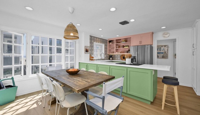 Trendy 3 Bedroom Home with Parking Steps to Beach