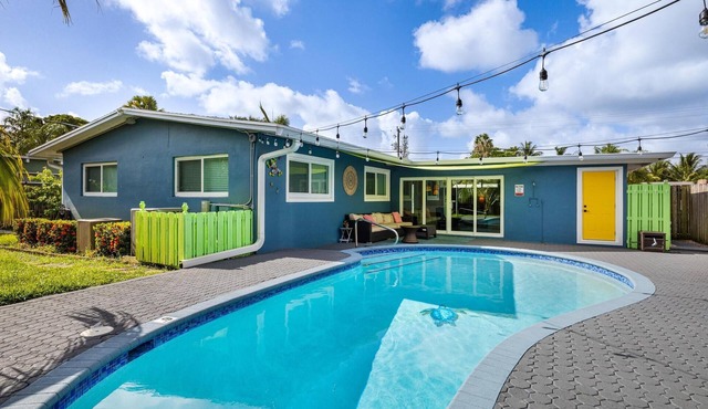 Trendy 3-bedroom villa with saltwater pool and yard