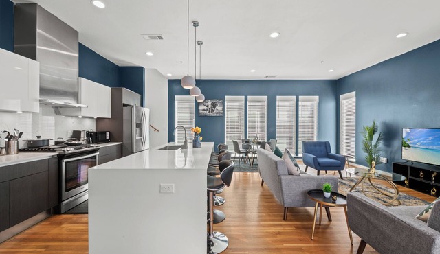 Trendy 3BR I Free Parking I Workspace