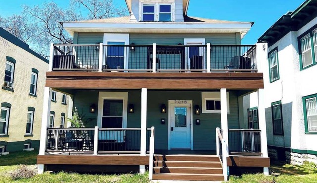 Trendy and Stylish 3BR Uptown Unit