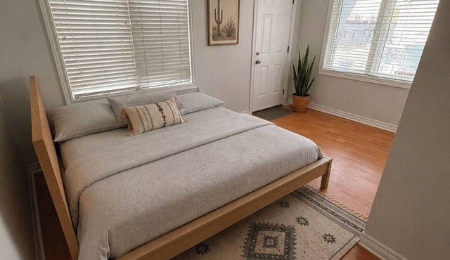 Trendy Apartement On Ossington Avenue