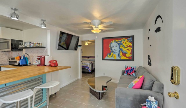 Trendy Apt on Route 66 - Near Standin’ on a Corner