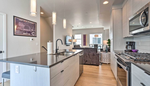 Trendy Denver Townhome - Walk to Mile High Stadium