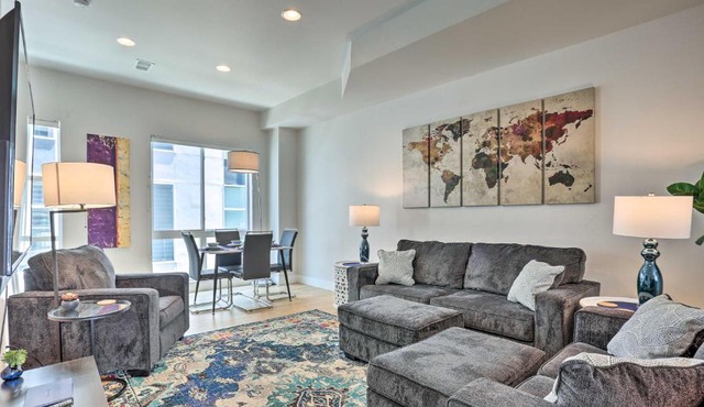 Trendy Denver Townhome - Walk to Mile High Stadium