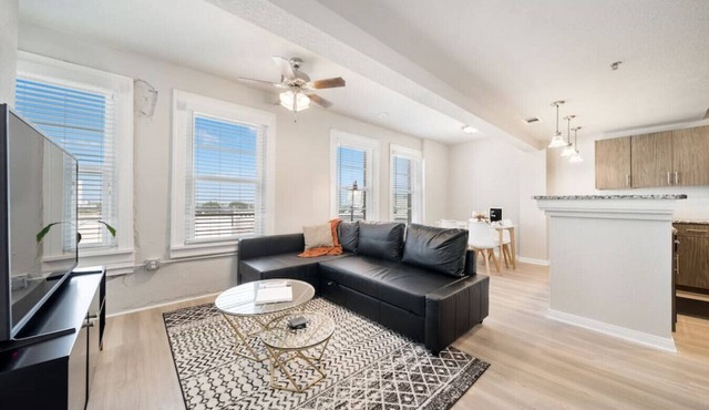Trendy Downtown Waco Apartment With Great View