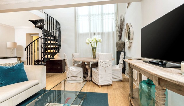 Trendy Duplex on a quiet dead-end street in the heart of Notting Hill