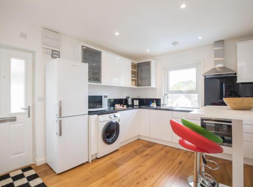 Trendy Flat in Sunninghill's Village Atmosphere - Pass the Keys