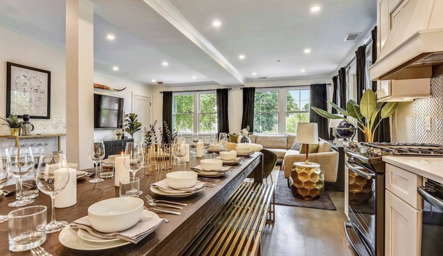 Trendy Glam Oasis | near T