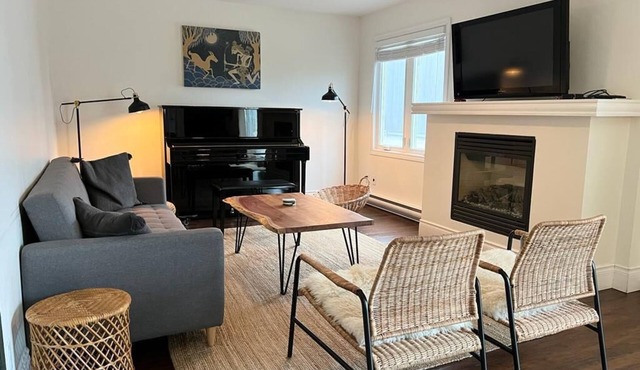 Trendy ground level flat in the heart of Wellington.