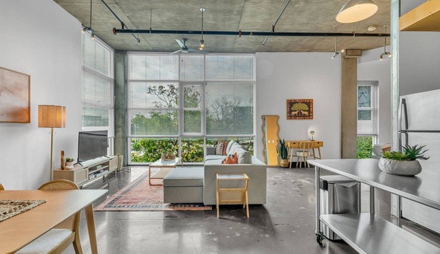 Trendy Gulch Studio Near Nashville Hotspots