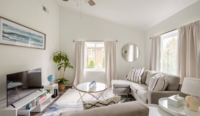 Trendy Home + 39th ST/KU MED + FirePit + LongStays