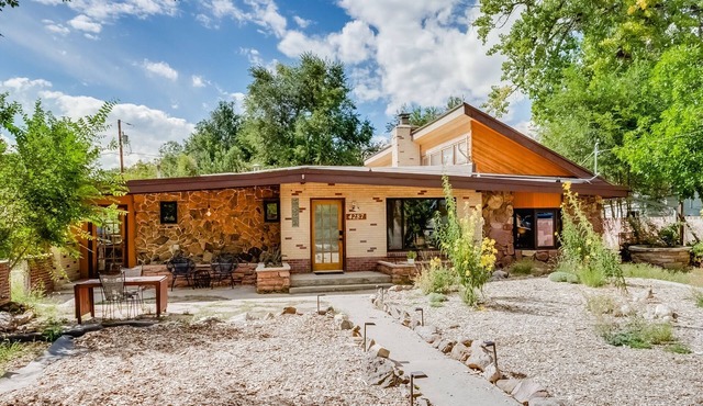 Trendy Mid-Mod House 15 min to Denver and 10 min to Golden w/Fire Pit