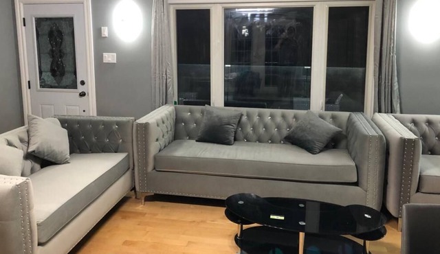 Trendy & Modern 3 Bed Cottage/Bungalow just 2 hours from Toronto