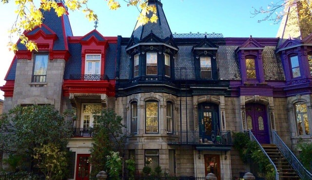 Trendy Mont Royal Stay Near Cafés & Local Shops