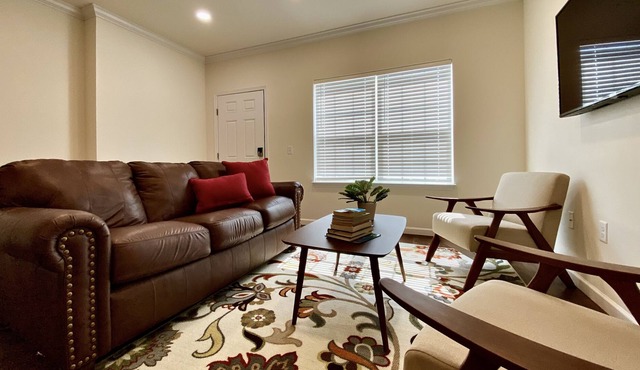 Trendy & Safe NEW Apartment Minutes To York Attractions