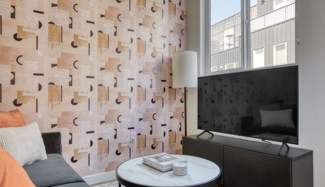 Trendy Silverlake Studio w/ W/D, Pool & Gym, nr stadium, by Blueground