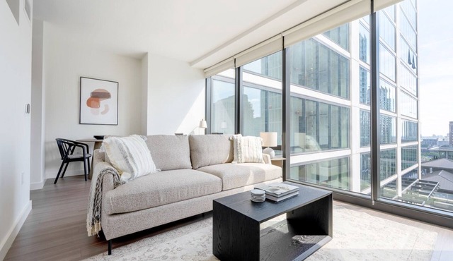 Trendy South Loop 1BR w/Pool, Gym & Spa, nr Grant Park, by Blueground