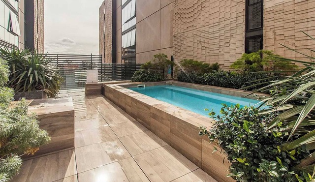 Trendy Stay at the Oxford on Stanley