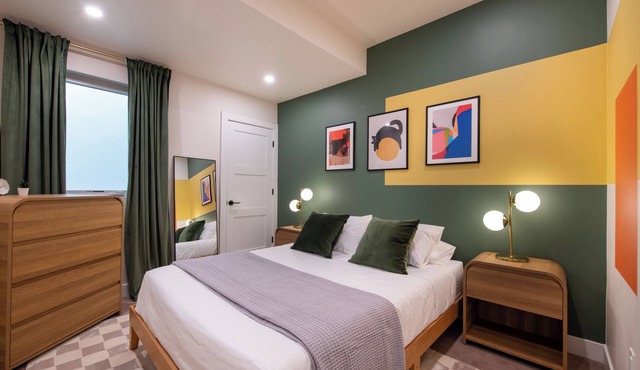 Trendy Tennyson Flat
