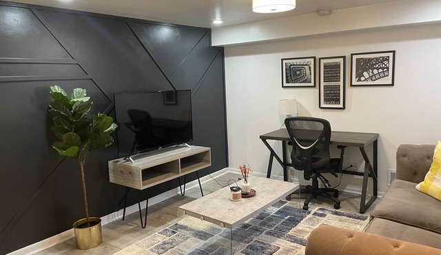 Trendy Unit-15mins to downtown!