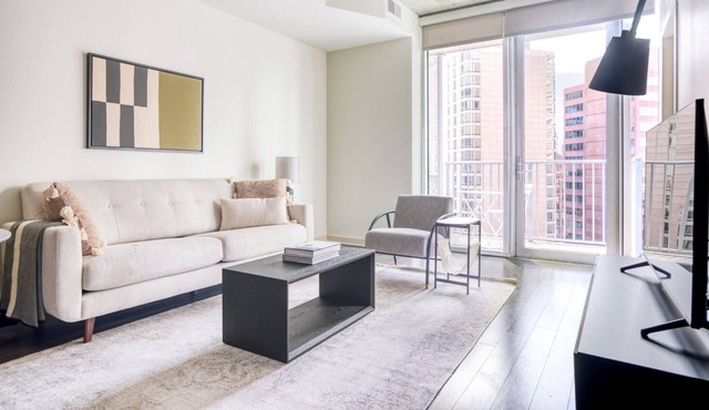 Trendy Upper Downtown 1BR w/ Gym & Pool near 16th St Mall, by Blueground