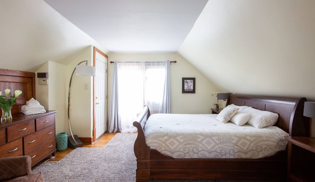 Trendy Uptown, just steps away for numerous culinary and entertainment options.