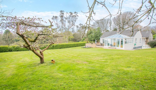 Trenoweth Sea View - Four Bedroom House, Sleeps 8