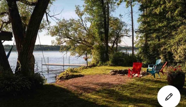 Trent Shores Hideaway : Pet Friendly Waterfront Retreat on the Trent River