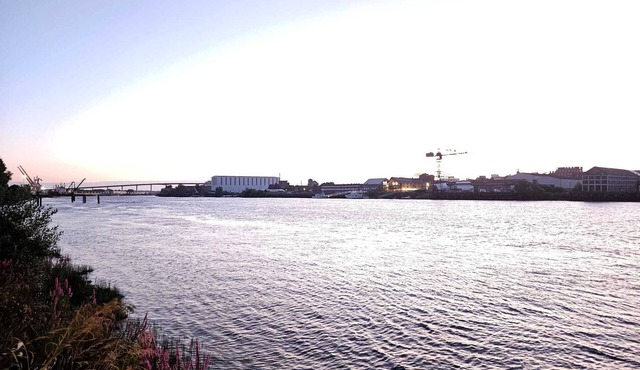 Trentemoult, Grande Maison de Charme, 4 Chambres, Bord de la Rivière