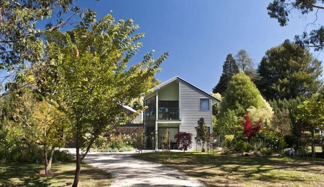 Trentham Lake Villas - Lake View
