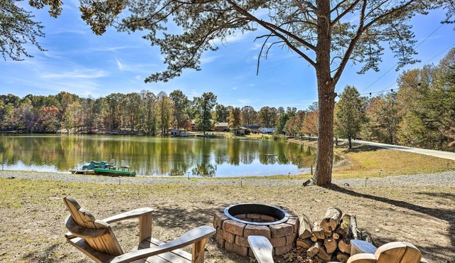 Trenton Cabin: Panoramic Lake Views